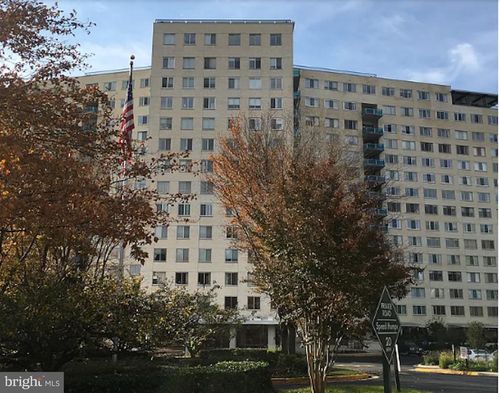 unit-m11-10500 Rockville Pike, ROCKVILLE, MD, 20852-3331 | Card Image