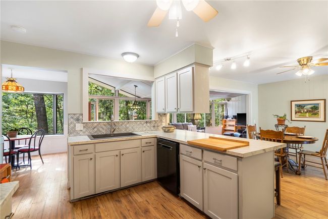 301 S Dogwood St, House other with 3 bedrooms, 3 bathrooms and null parking in Siloam Springs AR | Image 11