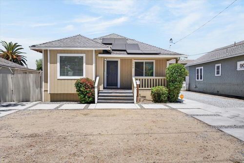 742 4th St, Hollister, CA, 95023 | Card Image
