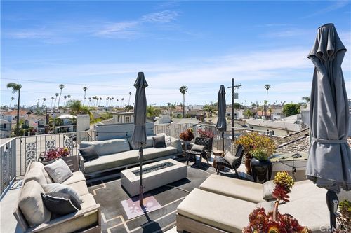 5770 E Lucia Walk, Long Beach, CA, 90803-4015 | Card Image