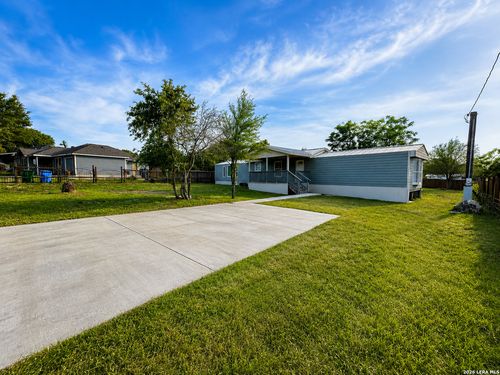 22823 Copper Canyon Dr, Elmendorf, TX, 78112-6241 | Card Image