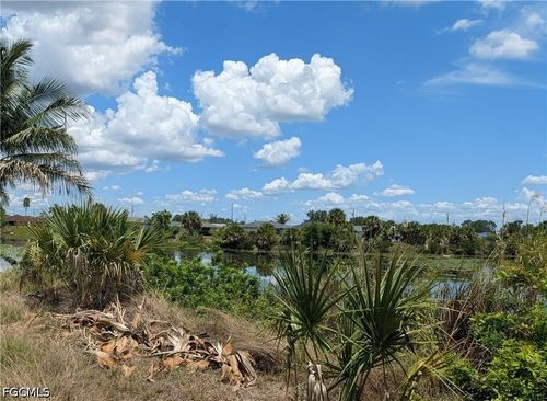 1226 Ne 40th St, Cape Coral, FL, 33909-6202 | Card Image