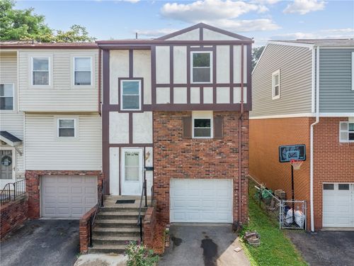 7 Mckinley Sq, Coraopolis, PA, 15108-1518 | Card Image
