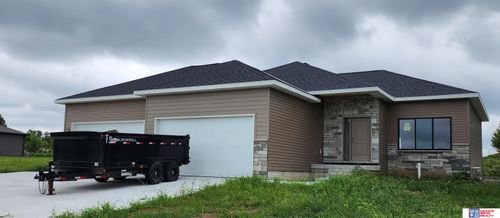 401 Half Moon Dr, Lincoln, NE, 68527-1502 | Card Image