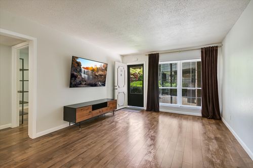 32-2425 Ashdale Dr, Austin, TX, 78757-8151 | Card Image