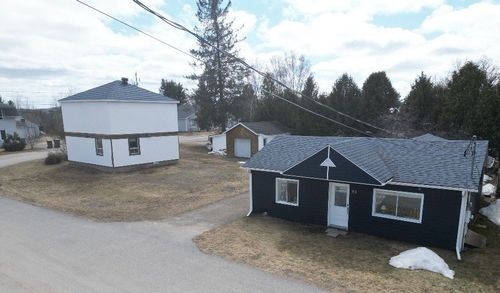 93 Rue Gravel, Mont-Saint-Michel, QC, J0W1P0 | Card Image