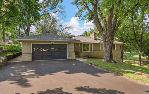 1351 Hillcrest Dr Ne, Fridley, MN, 55432-5827 | Card Image