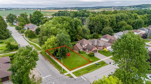 285 Centre St N, Beeton, ON, L0G1A0 | Card Image