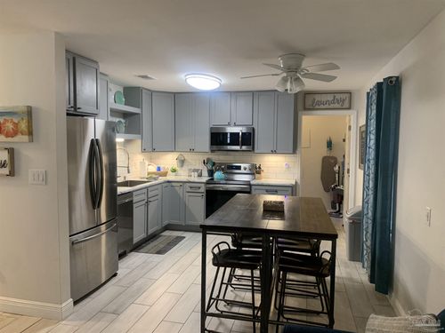 2866 Villa Woods Cir, Gulf Breeze, FL, 32563-8009 | Card Image