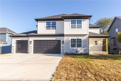 7350 Nw Clore Drive, Parkville, MO, 64152 | Card Image