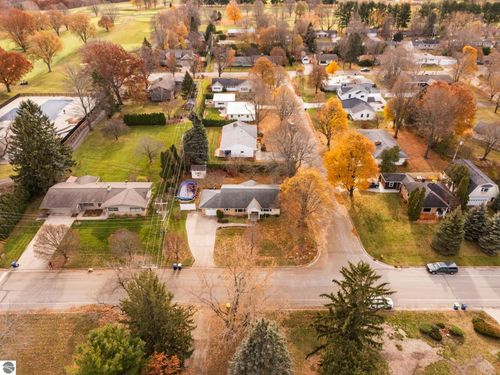 109 Boughey St, Traverse City, MI, 49684-4137 | Card Image