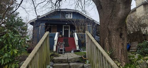 1217 6th Ave, New Westminster, BC, V3M2C1 | Card Image