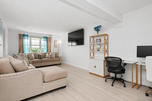 510-7 Balint Dr, Yonkers, NY, 10710-3928 | Card Image