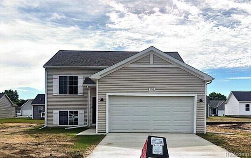 3151 Wild Orchid Ln, Burton, MI, 48519-1584 | Card Image