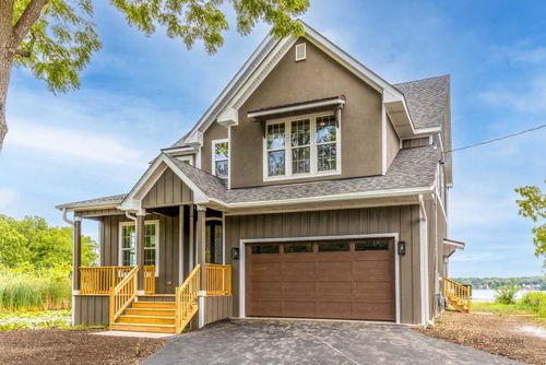 807 N Lakeview Dr, Round Lake, IL, 60073-2925 | Card Image