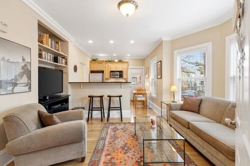 apt-c1-561 Broadway, Somerville, MA, 02145-2551 | Card Image