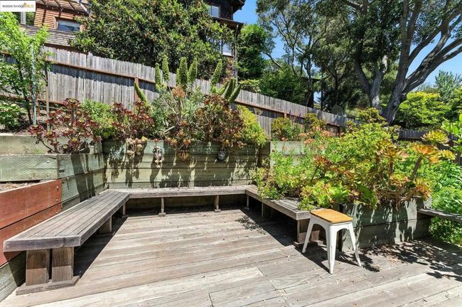 7 Panoramic Way, Condo with 2 bedrooms, 1 bathrooms and null parking in Berkeley CA | Image 38