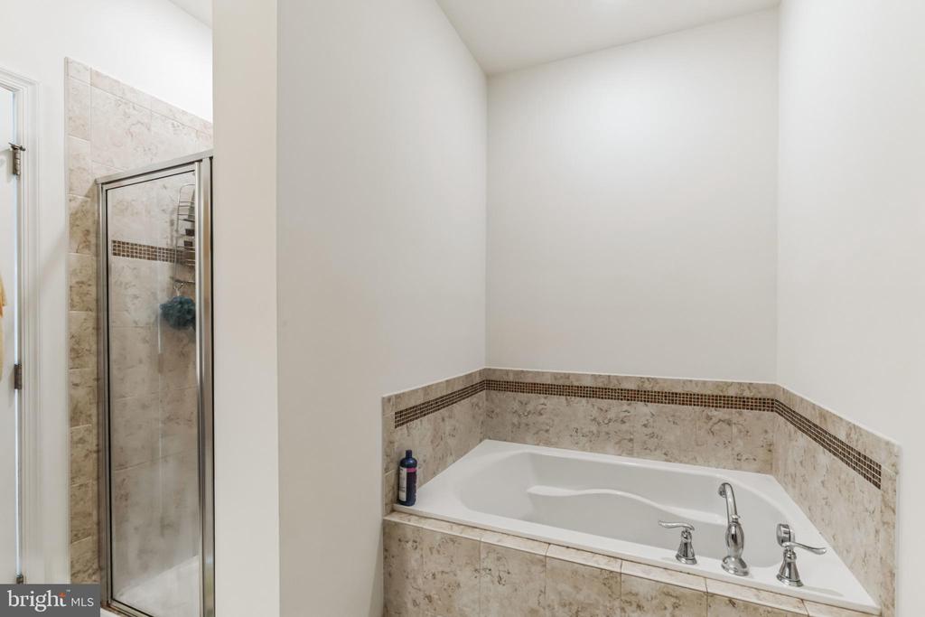 Residential Lease in ALDIE 2