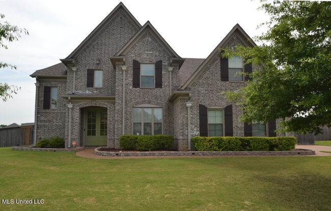 Front View | Image 44
