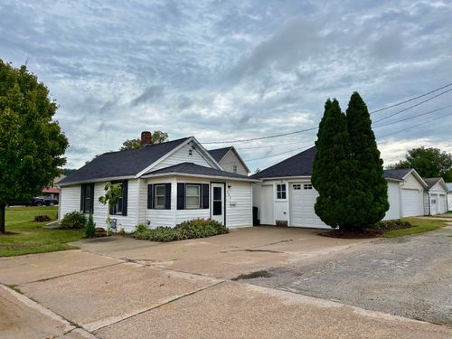 202 State Street, Decorah, IA, 52101 | Card Image