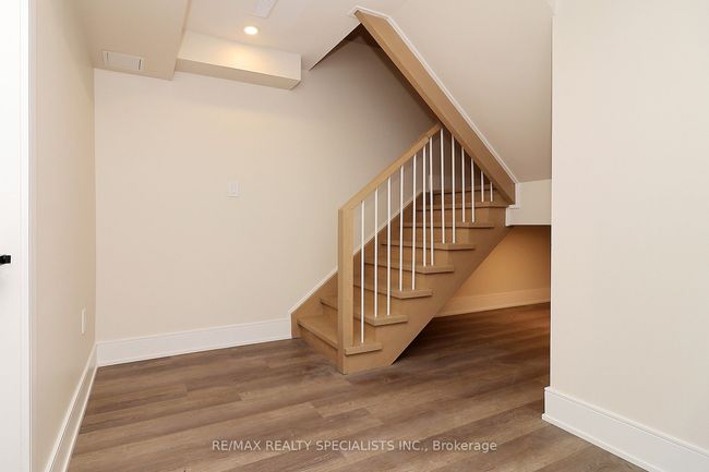 1046 Roosevelt Rd, House attached with 5 bedrooms, 6 bathrooms and 2 parking in Mississauga ON | Image 25