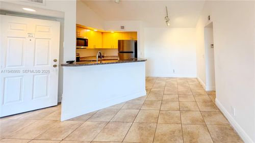 apt-934-3400 Pinewalk Dr N, Margate, FL, 33063-9333 | Card Image