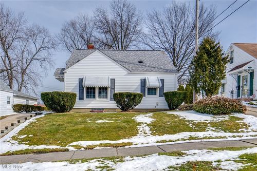 1585 Thornapple Avenue, Akron, OH, 44301 | Card Image