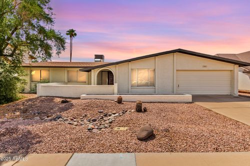 923 W Madero Ave, Mesa, AZ, 85210-7619 | Card Image