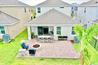 6118 Voyagers Place, House other with 4 bedrooms, 2 bathrooms and null parking in Apollo Beach FL | Image 2