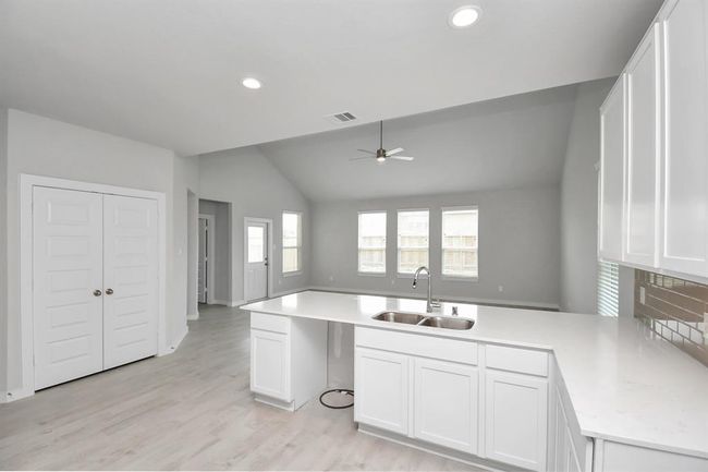 15707 Walnut Leaf Ln, House other with 4 bedrooms, 3 bathrooms and 2 parking in Cypress TX | Image 15