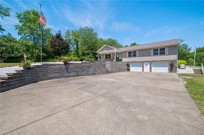 452 Upper Service Rd, House other with 3 bedrooms, 2 bathrooms and 8 parking in Hookstown PA | Image 1