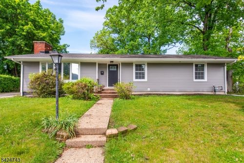 8 Wilcox Ave, Wharton, NJ, 07885-2413 | Card Image