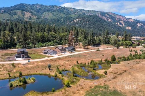 37 Wapiti Ct, Garden Valley, ID, 83622-1027 | Card Image