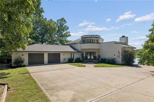 15404 Lake Point Dr, Bonner Springs, KS, 66012-1388 | Card Image