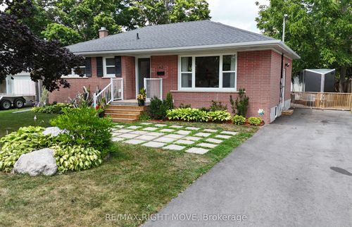 62 North St W, Orillia, ON, L3V3S5 | Card Image