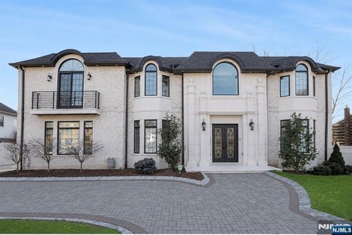 6 Allison Dr, Englewood Cliffs, NJ, 07632-2101 | Card Image