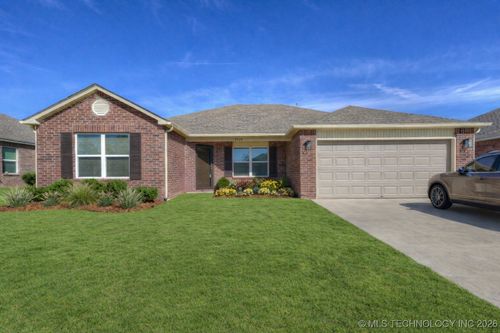 8325 E 163rd St S, Bixby, OK, 74008-5335 | Card Image