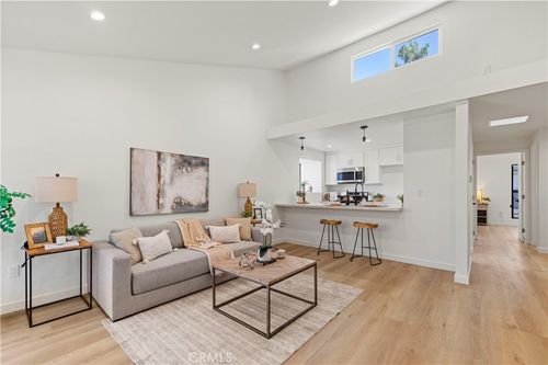 apt-15-11107 Arminta St, Sun Valley, CA, 91352-4474 | Card Image