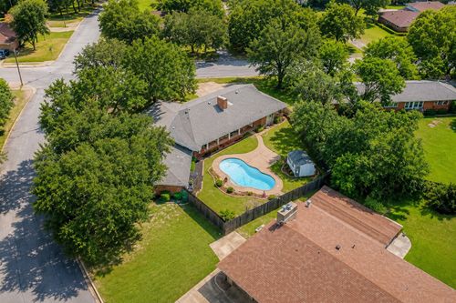 4601 Holiday Ln E, North Richland Hills, TX, 76180-8247 | Card Image
