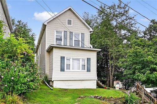 606 N Penn St, Penn, PA, 15675-9727 | Card Image