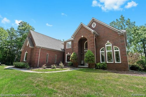 21232 Hetke Dr, Farmington Hills, MI, 48335-4830 | Card Image