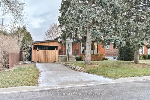 125 Talmage Ave, Richmond Hill, ON, L4C3J9 | Card Image