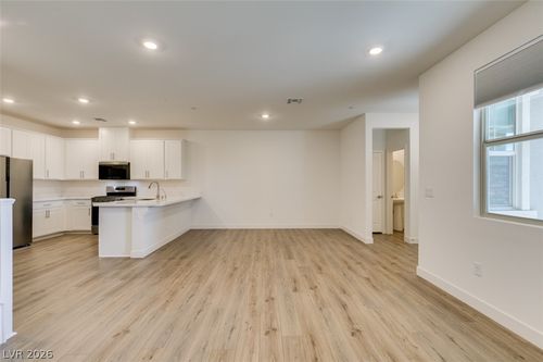 160 Silver Run Ln, Las Vegas, NV, 89138 | Card Image