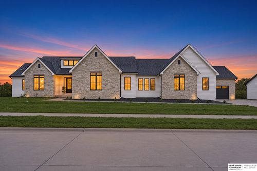 22106 Hackberry Cir, Gretna, NE, 68028-5173 | Card Image