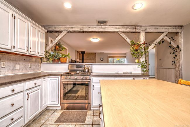 104 South St, House other with 4 bedrooms, 2 bathrooms and 10 parking in Morris CT | Image 8