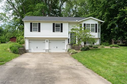 1211 Kingston Rd, Uniontown, OH, 44685-6908 | Card Image