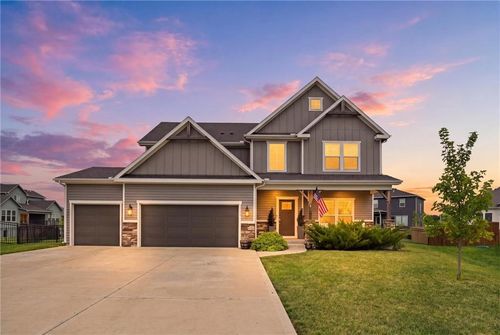 31700 W 164th Ct, Gardner, KS, 66030-9330 | Card Image