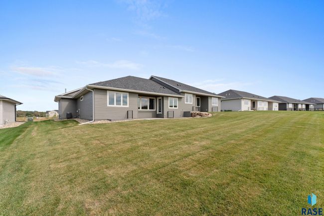 513 N Wildcat Dr, Townhouse with 3 bedrooms, 3 bathrooms and null parking in Sioux Falls SD | Image 56