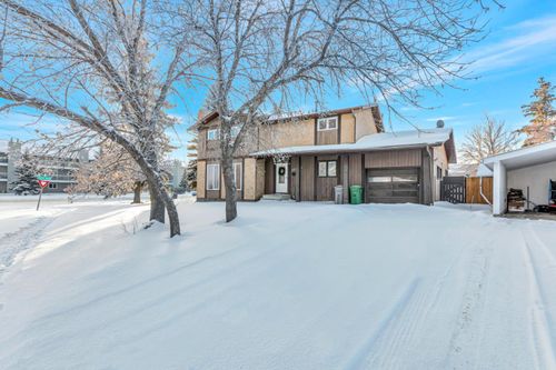 5703 31 St, Lloydminster, AB, T9V1W4 | Card Image