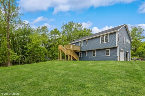 6 Reina Ct, Valley Cottage, NY, 10989-1704 | Card Image